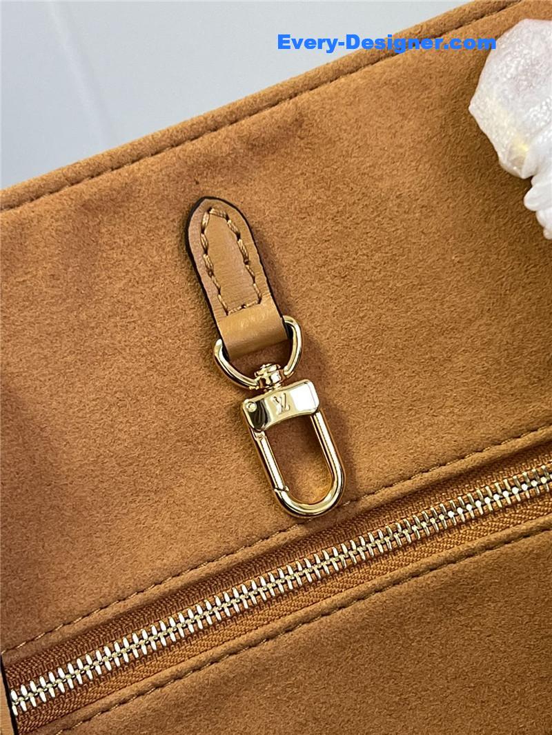 l0vis Vvtt0n lv onthego large canvas bag