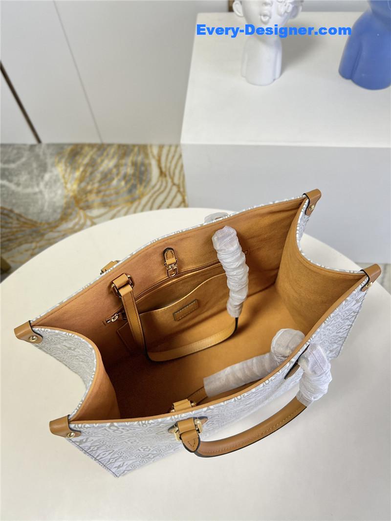 l0vis Vvtt0n lv onthego mm canvas bag