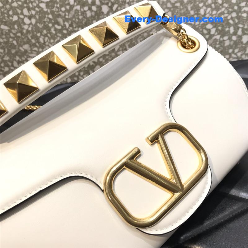 Va1e*ntin0 garavani stud sign leather shoulder bag