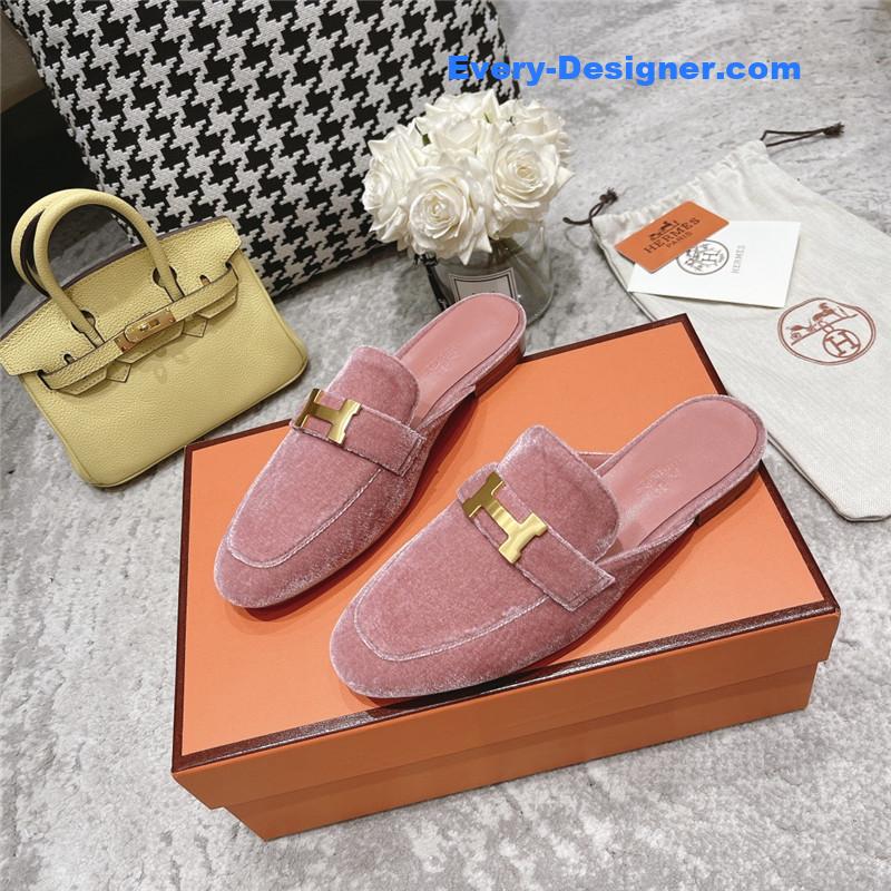 H**me5 h buckle classic slippers