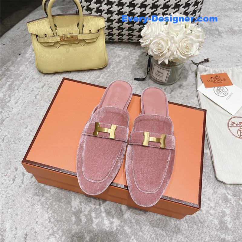 H**me5 h buckle classic slippers
