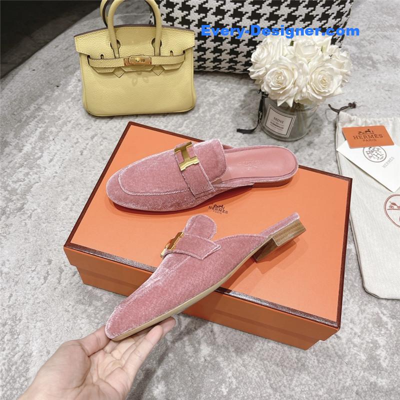 H**me5 h buckle classic slippers