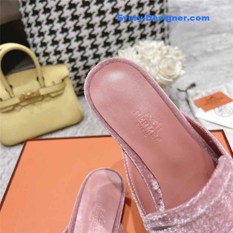 H**me5 h buckle classic slippers