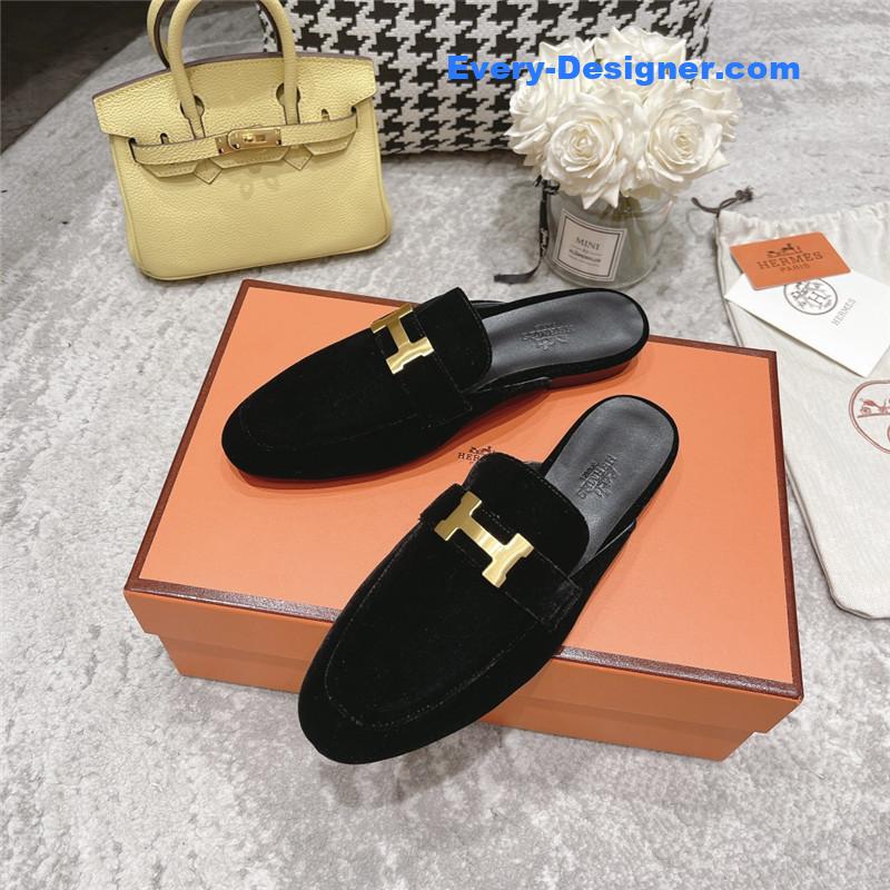 H**me5 h buckle classic slippers