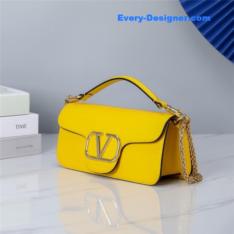 Va1e*ntin0 vlogo signature shoulder bag
