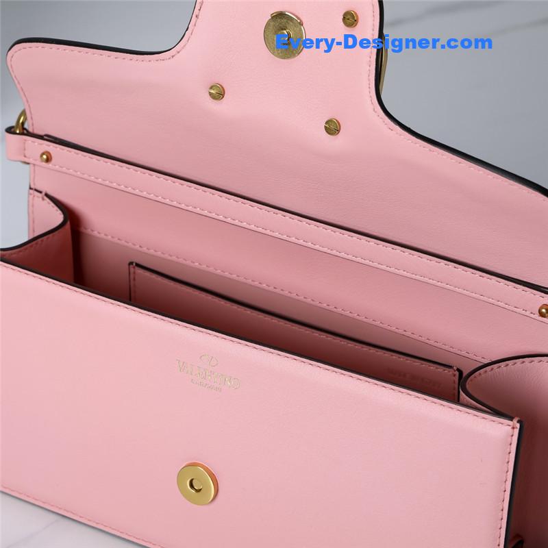 Va1e*ntin0 vlogo signature calfskin shoulder bag