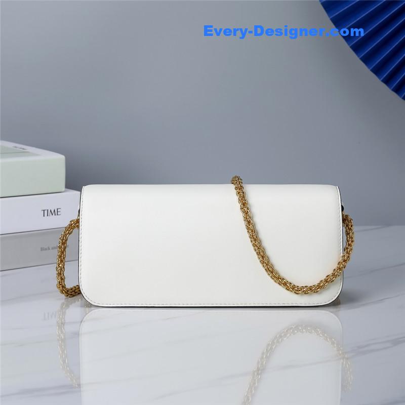 Va1e*ntin0 vlogo signature calfskin shoulder bag