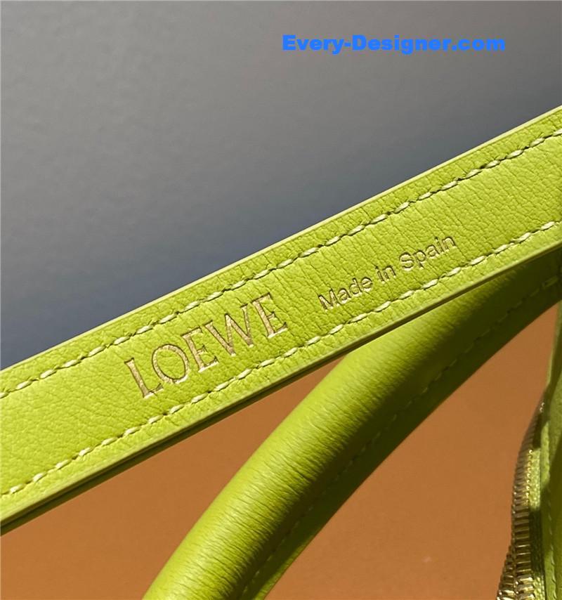 L0ew* amazona 28 bag