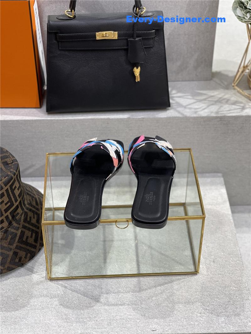 H**me5 early spring new color slippers