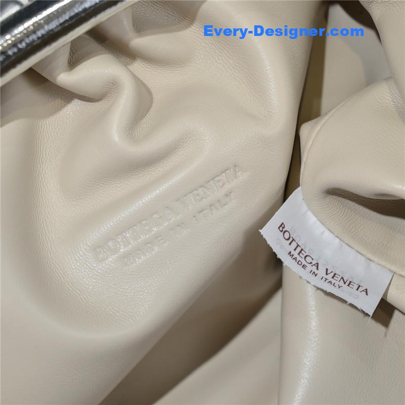 b0tt*ga Ven*ta the pouch bag silver