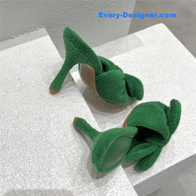 b0tt*ga Ven*ta bow sandals