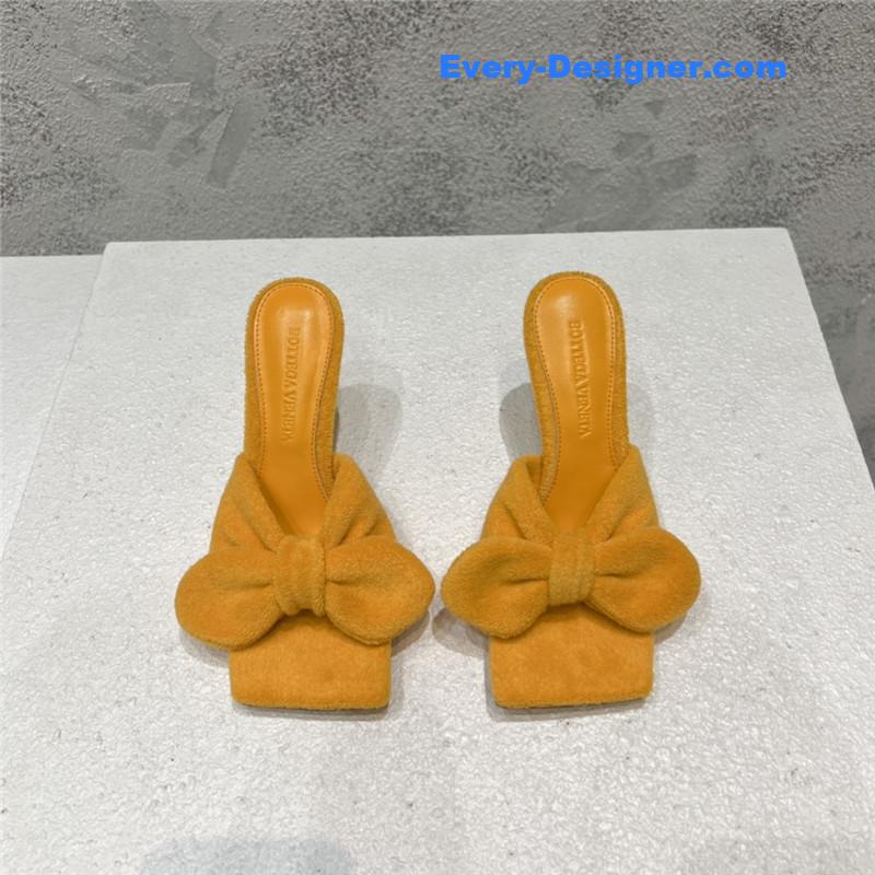 b0tt*ga Ven*ta bow sandals