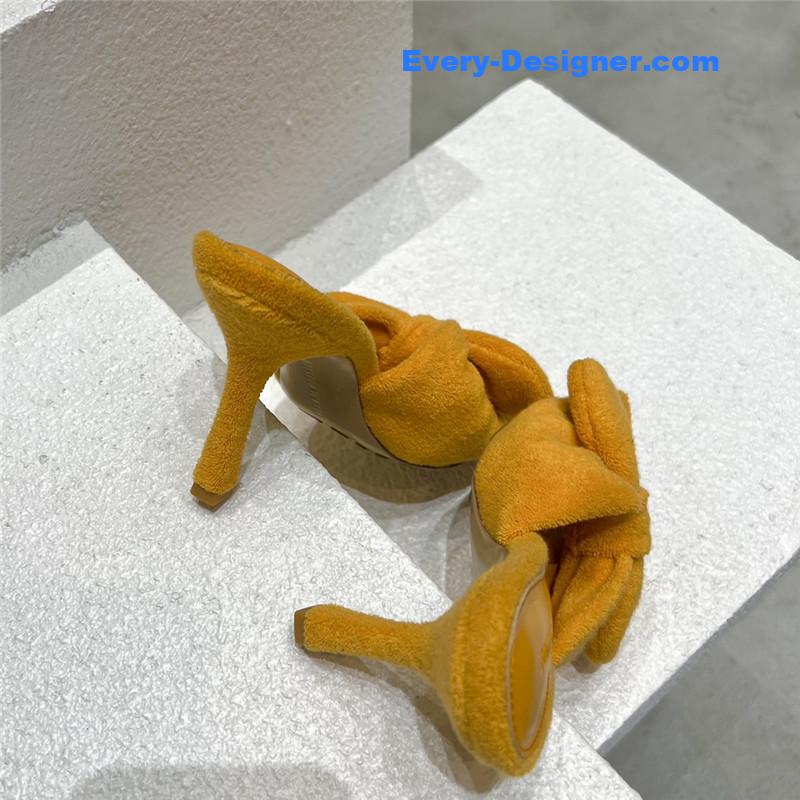 b0tt*ga Ven*ta bow sandals