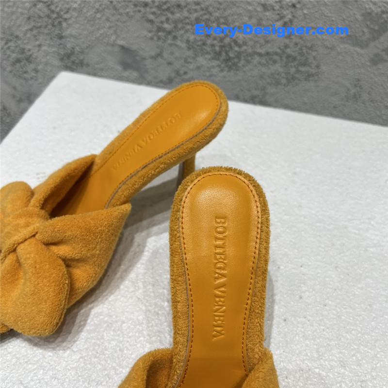 b0tt*ga Ven*ta bow sandals