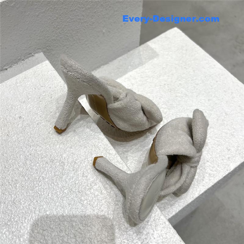 b0tt*ga Ven*ta bow sandals