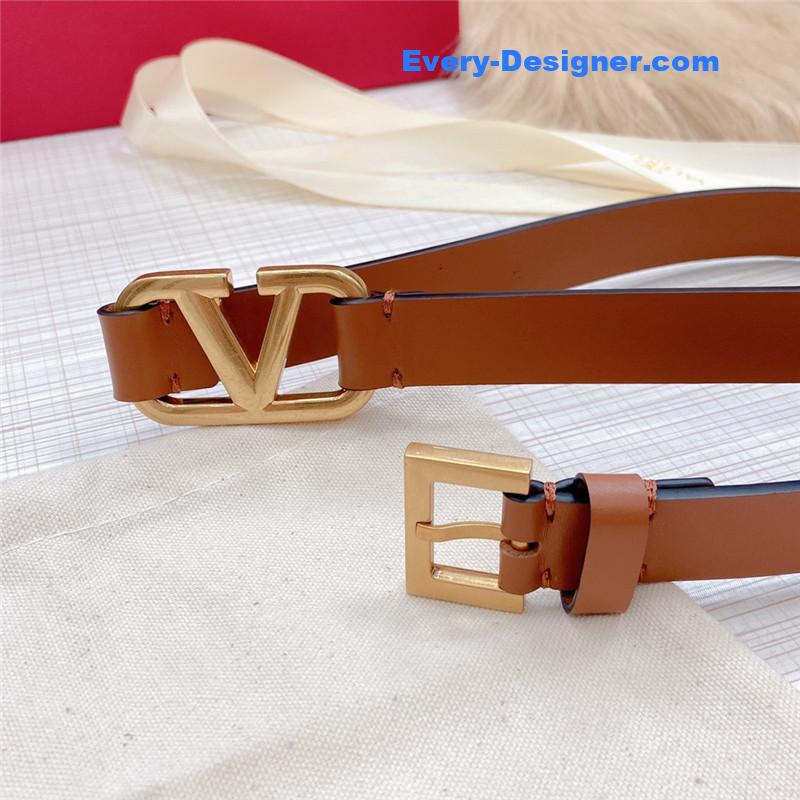 Va1e*ntin0 v buckle belt
