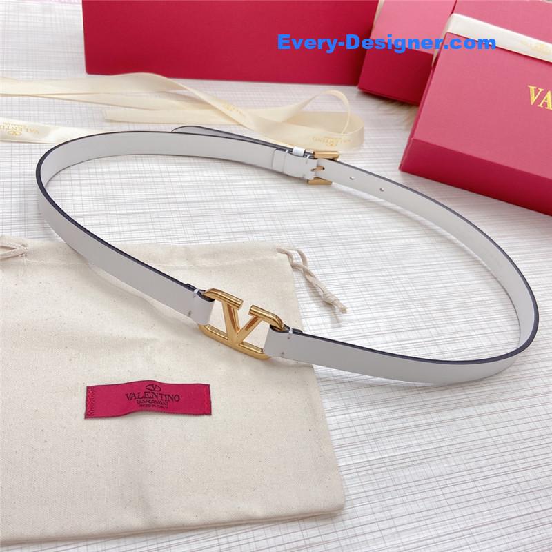 Va1e*ntin0 v buckle belt
