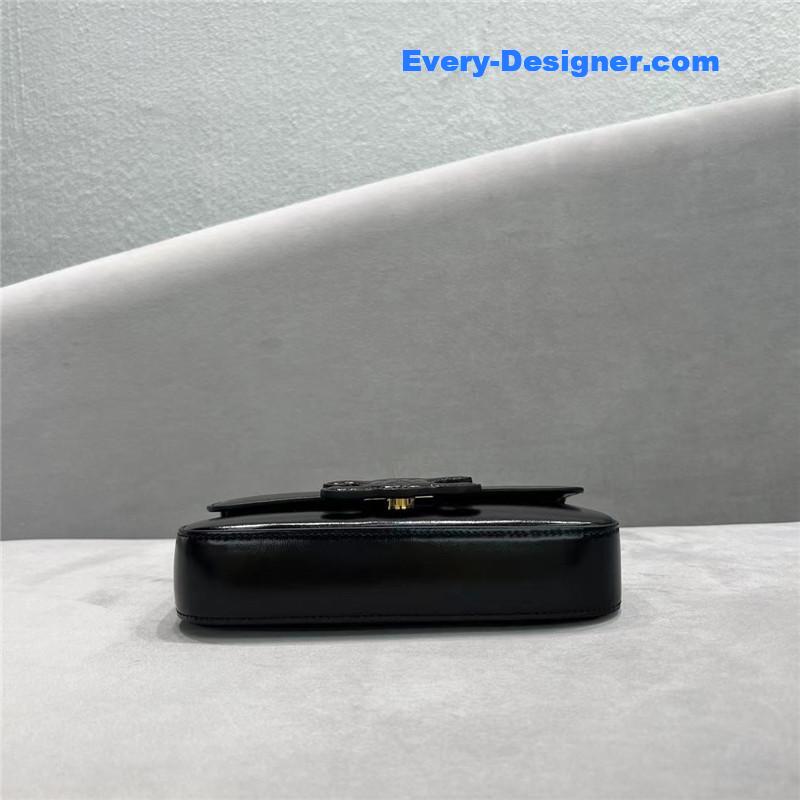 Ce1i*e triomphe chain shoulder bag