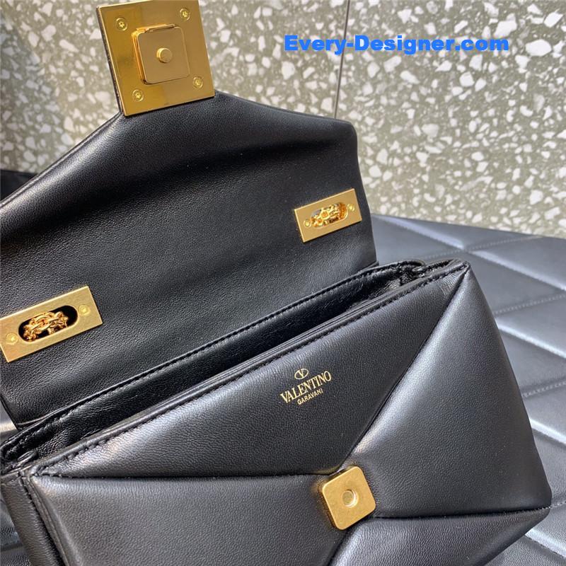 Va1e*ntin0 garavani one stud bag