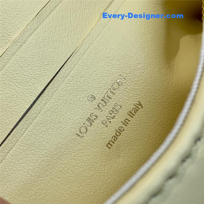 l0vis Vvtt0n lv bubblegram wallet on strap bag