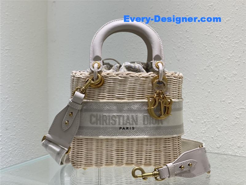 lady D10r woven bag