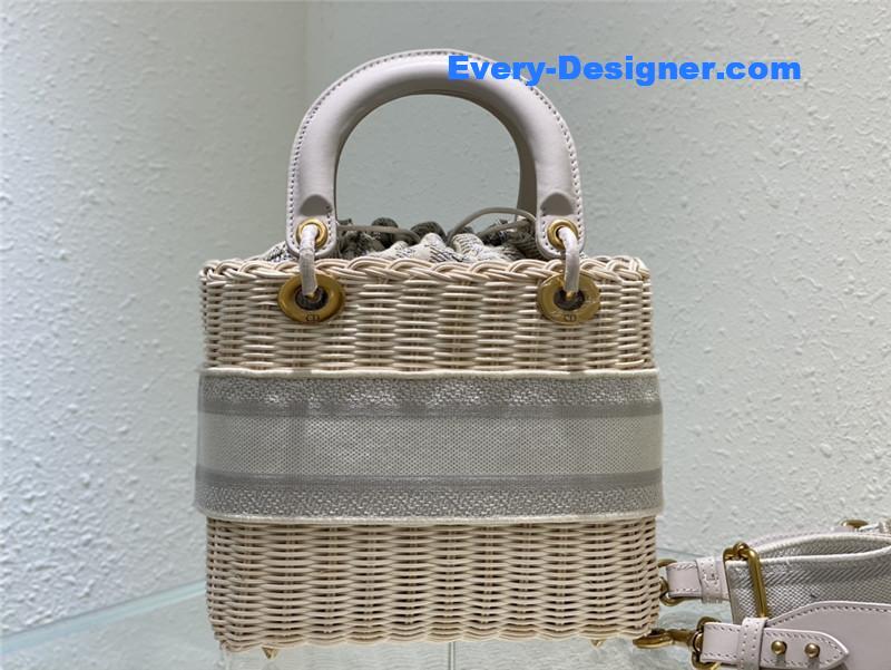 lady D10r woven bag