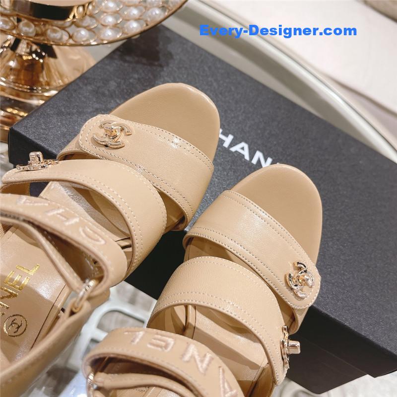 CC early spring catwalk new thick heel sandals