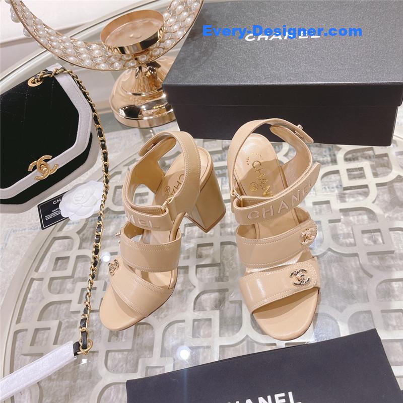 CC early spring catwalk new thick heel sandals