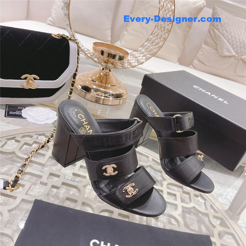 CC early spring catwalk new high-heeled sandals
