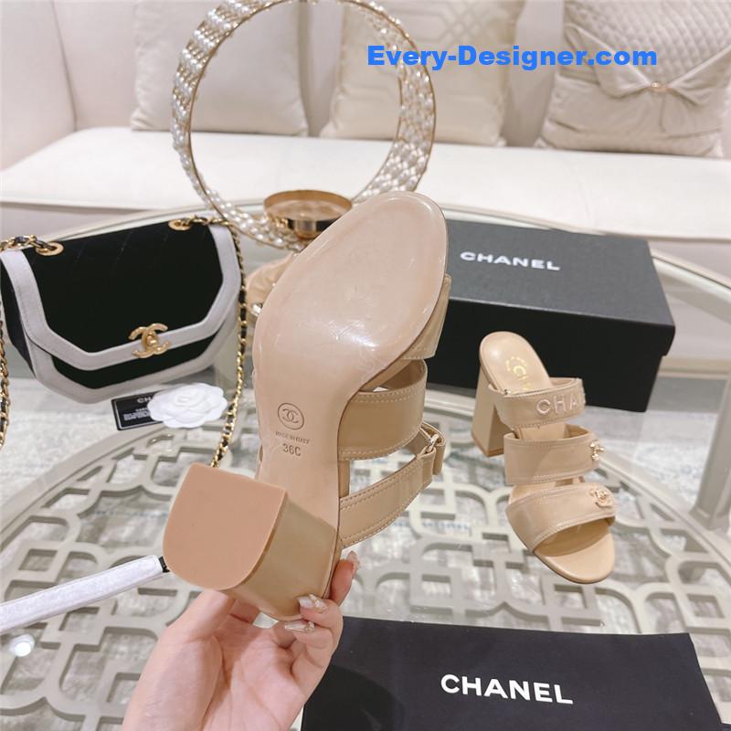CC early spring catwalk new high-heeled sandals