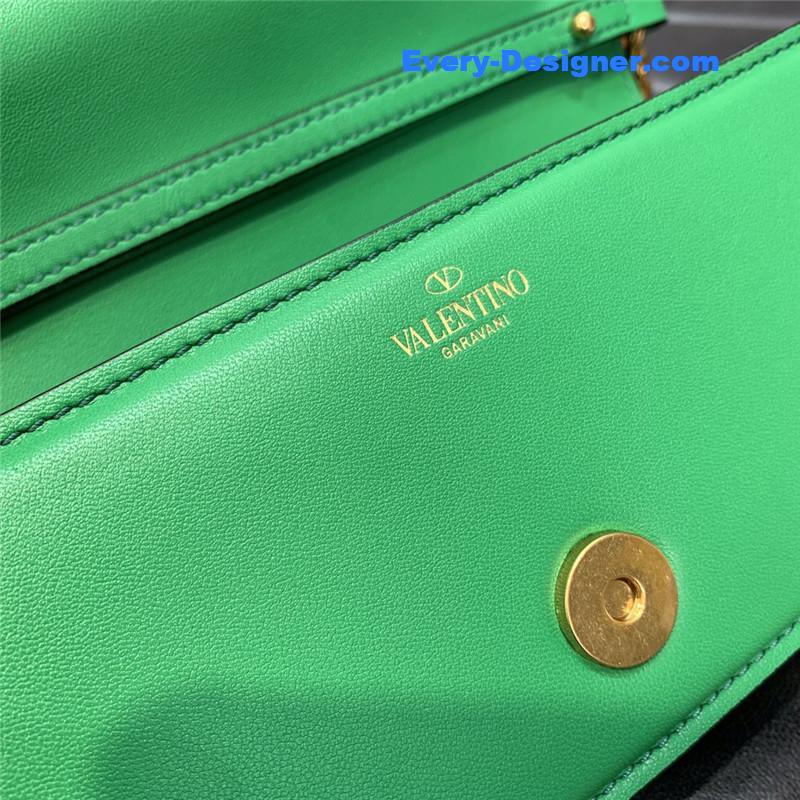 Va1e*ntin0 garavani mini loco bag