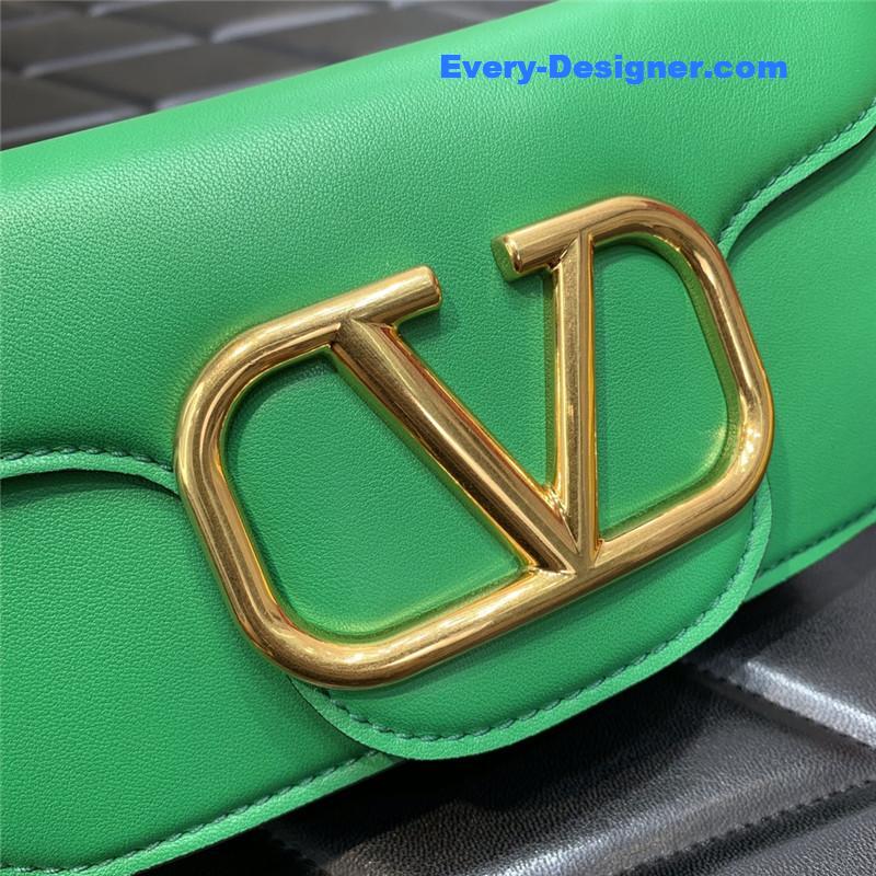 Va1e*ntin0 garavani mini loco bag