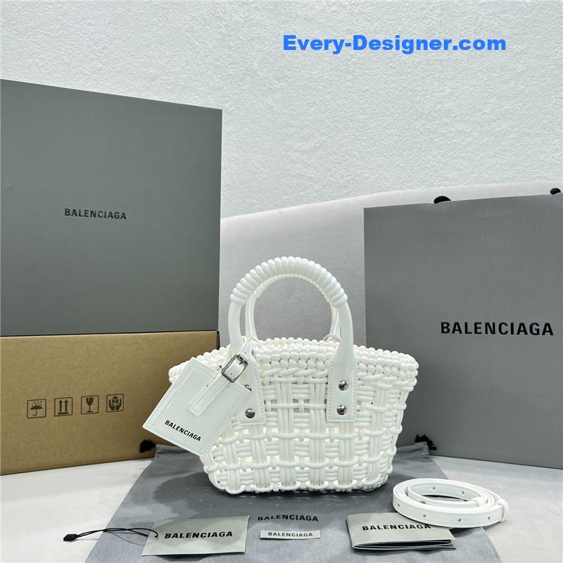 Ba1en*iaga bistro basket small