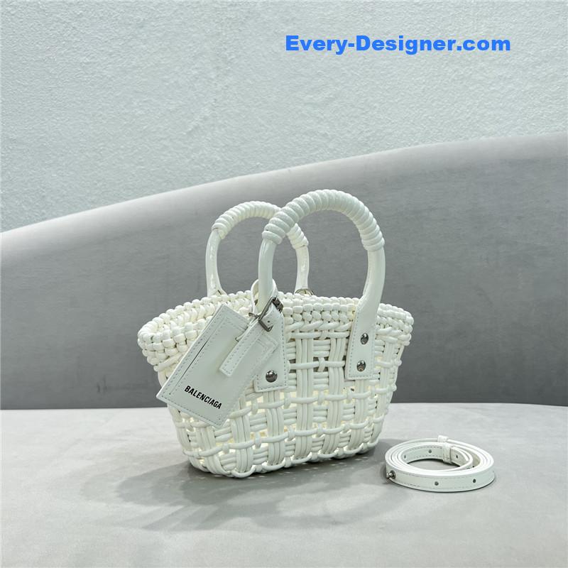 Ba1en*iaga bistro basket small