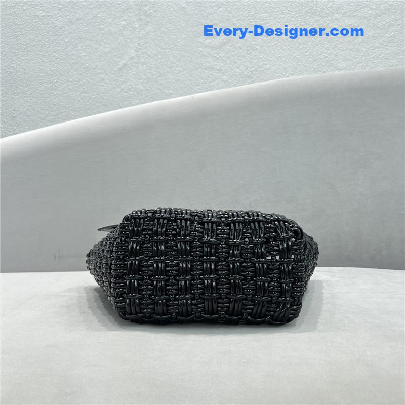 Ba1en*iaga bistro basket