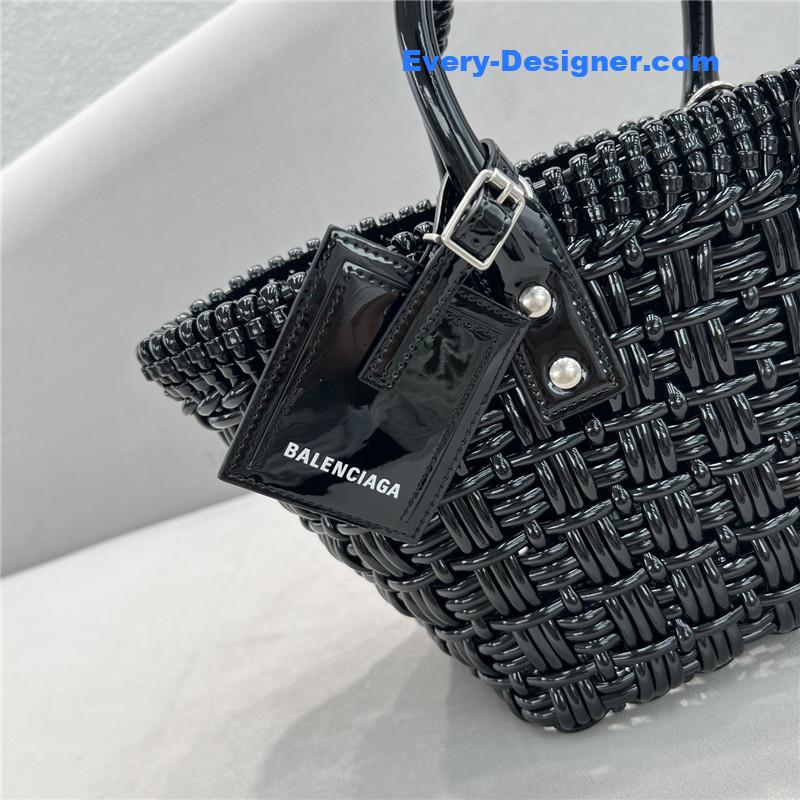 Ba1en*iaga bistro basket