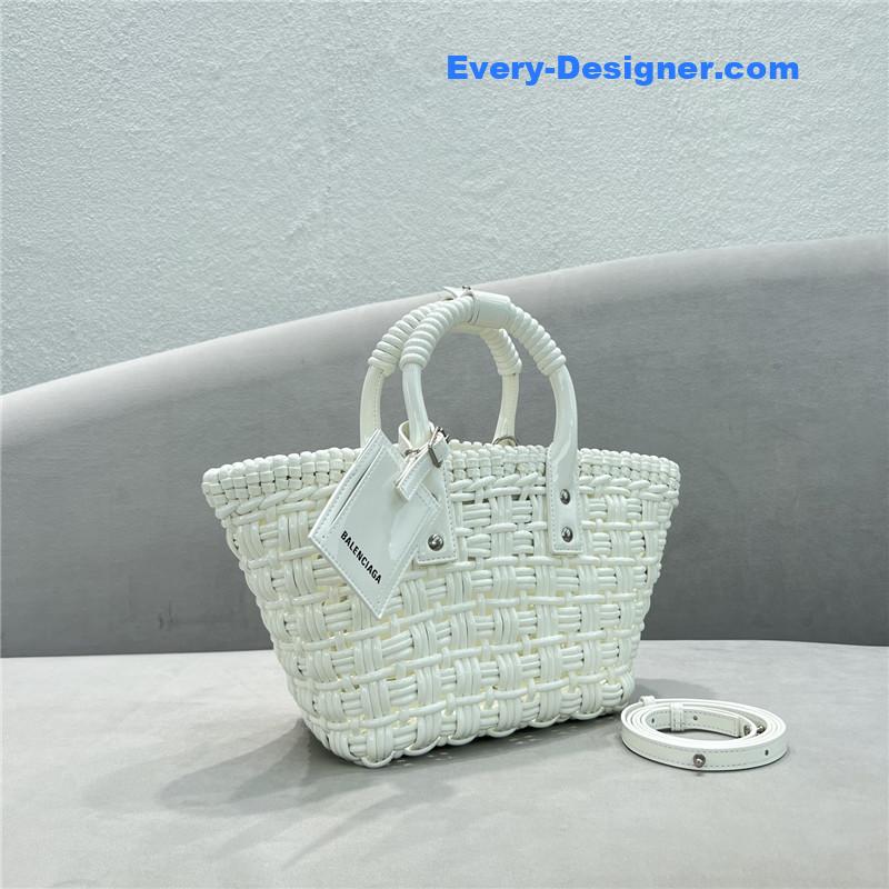 Ba1en*iaga bistro basket