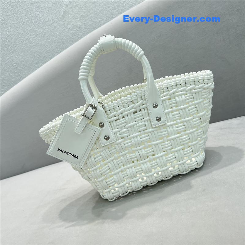 Ba1en*iaga bistro basket