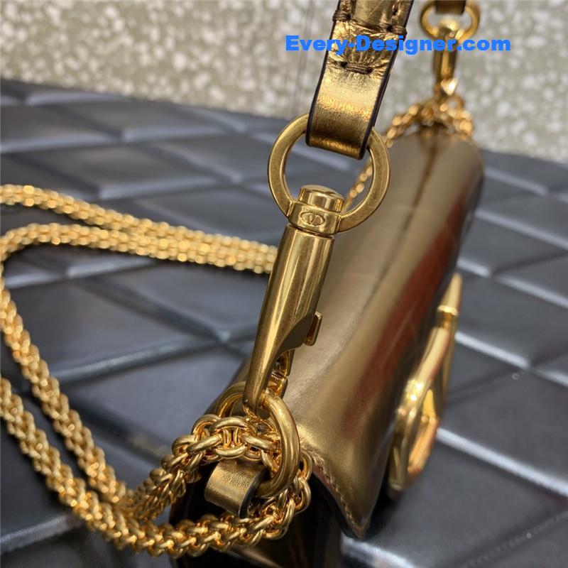 Va1e*ntin0 garavani mini loco bag