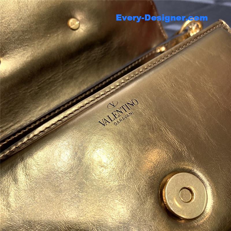 Va1e*ntin0 garavani mini loco bag