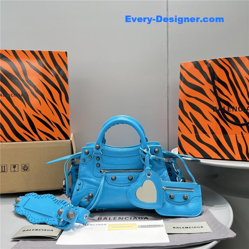 Ba1en*iaga le cagole shoulder bag