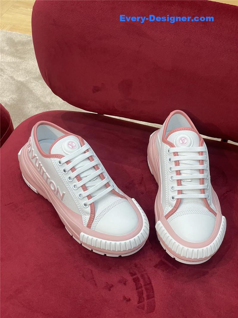 l0vis Vvtt0n lv early spring new color squad sneakers