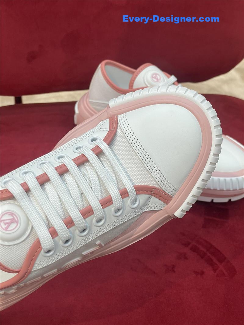 l0vis Vvtt0n lv early spring new color squad sneakers