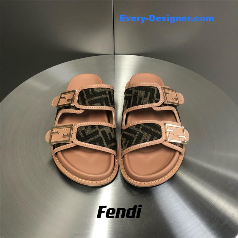 F**di feel presbyopic slippers