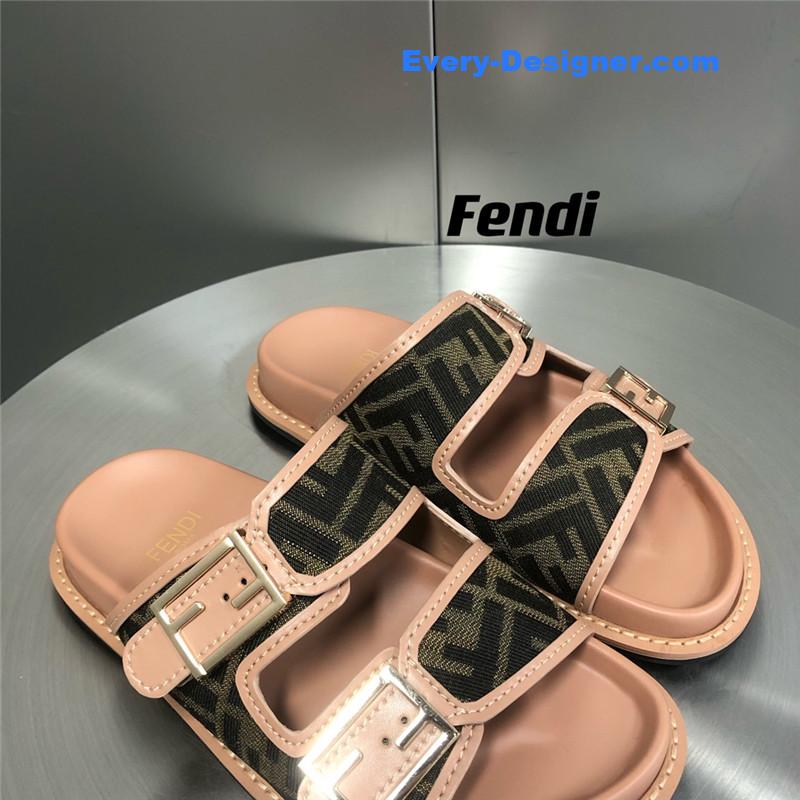 F**di feel presbyopic slippers
