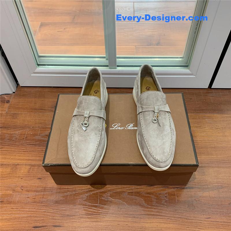 L0r0 P1ana  charms walk loafers