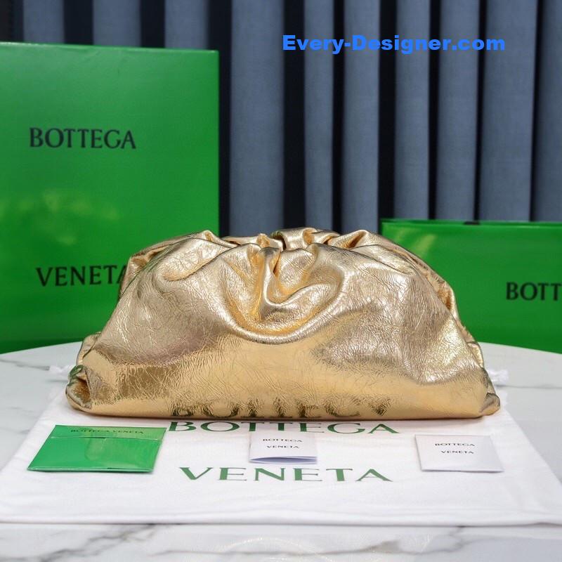 b0tt*ga Ven*ta the pouch bag gold