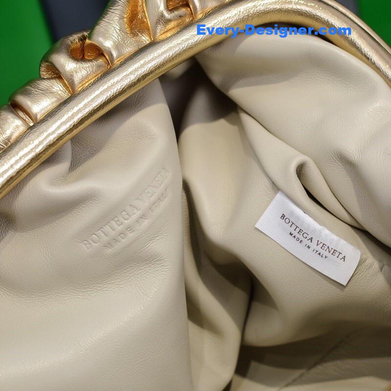 b0tt*ga Ven*ta the pouch bag gold