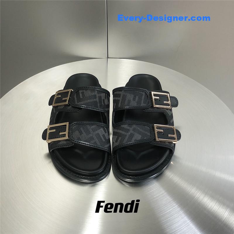 F**di feel presbyopic slippers