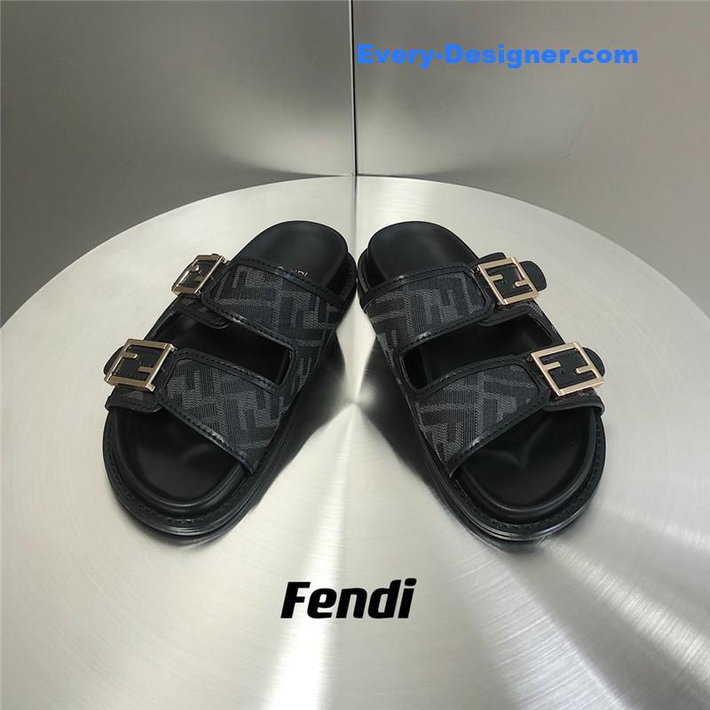 F**di feel presbyopic slippers